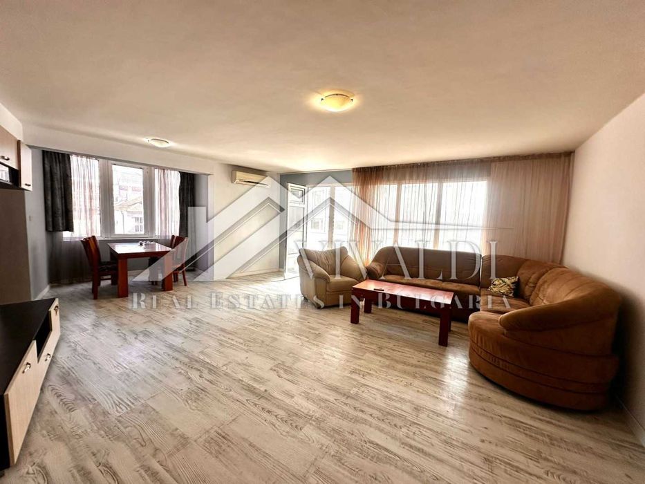 Тристаен апартамент в Гръцка Махала, Варна