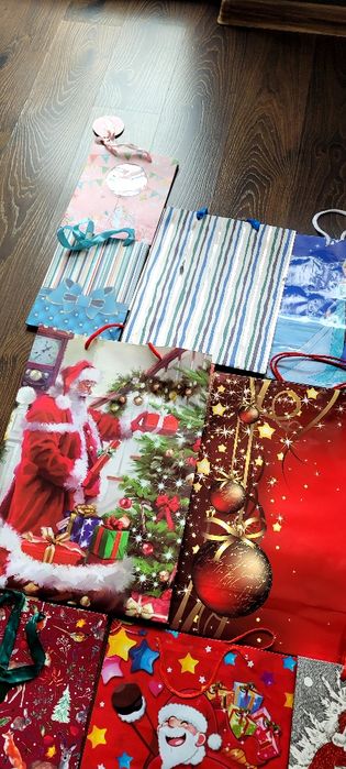 Подаръчни празнични коледни торбички