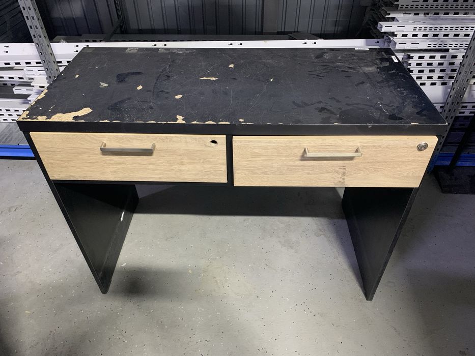 Офисная мебель и столы