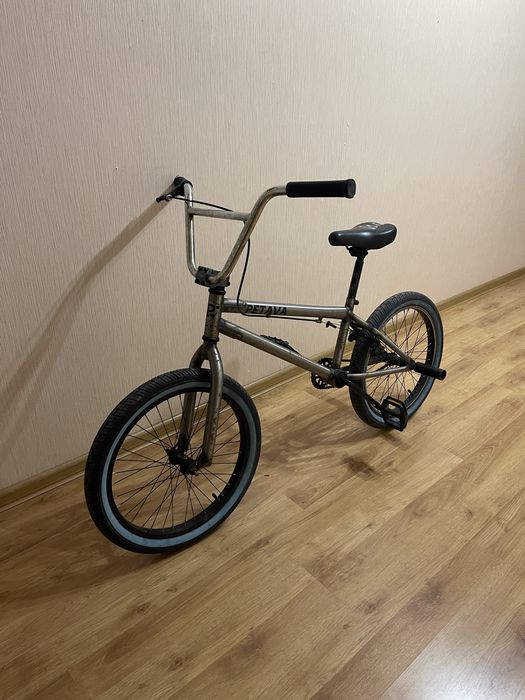 Трюковой велосипед BMX