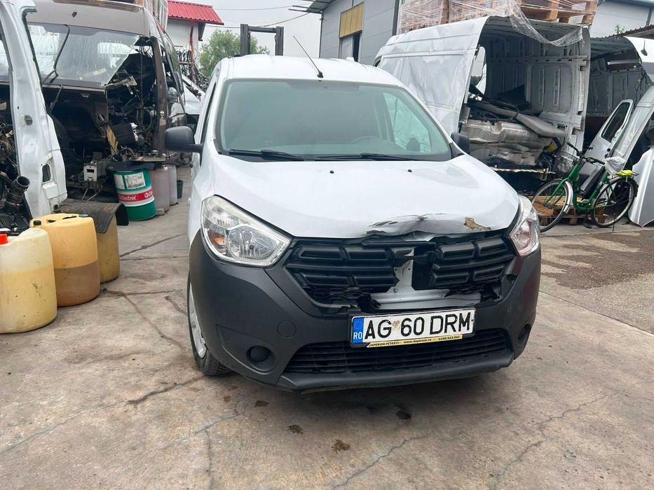 usi spate dacia doker 2017