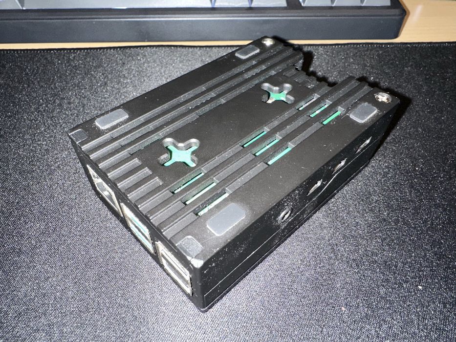 raspberry pi 4b 8gb ram + carcasa cu cooler + cablu micro hdmi