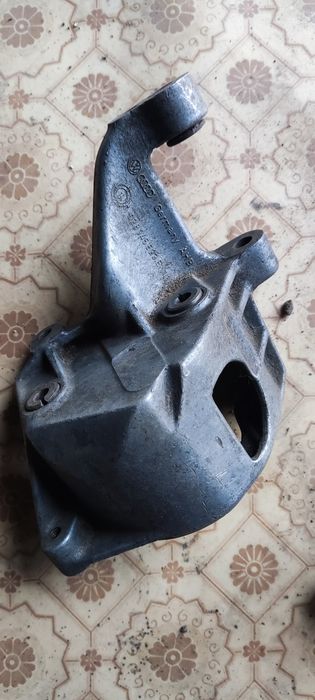 Кронштейн гидроусилителя