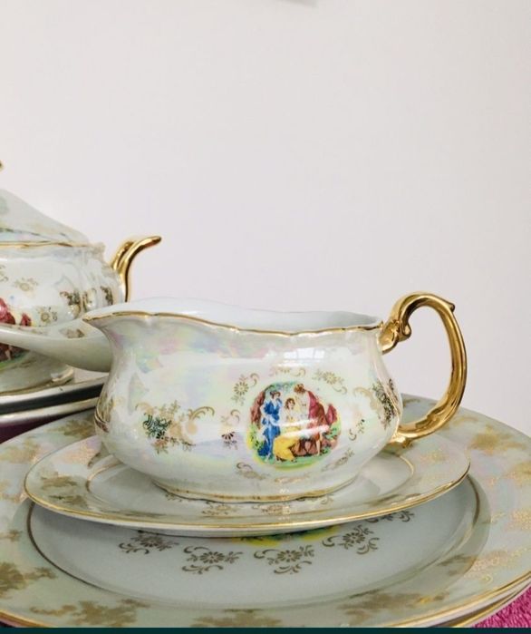 Продам набор посуды Мадонна