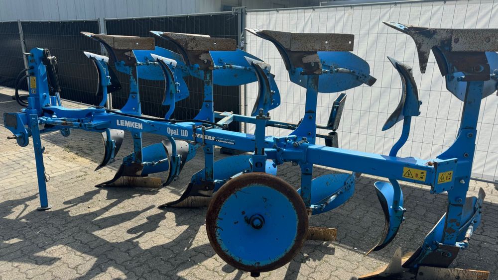 Lemken Opal 110, John Deere, Claas Arion, Case Puma tortadi