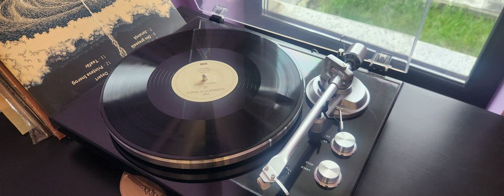 Vand Pick-up AKAI TTA07USB Bluetooth + colecție albume vinil
