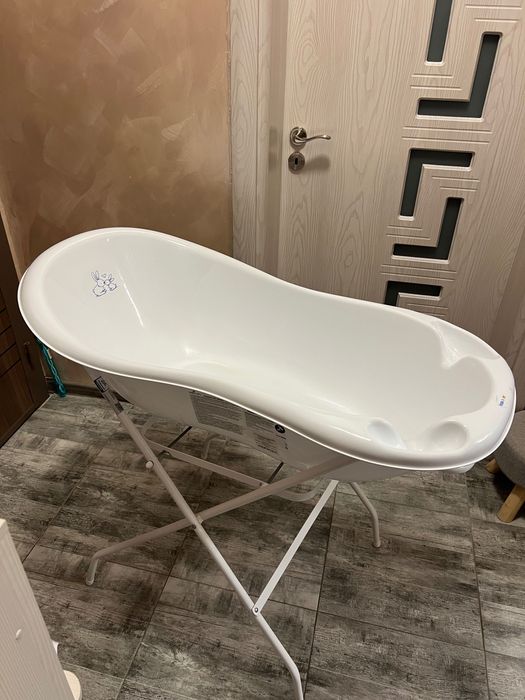 Бебешко корито TEGA BABY с метална стоила за модела.