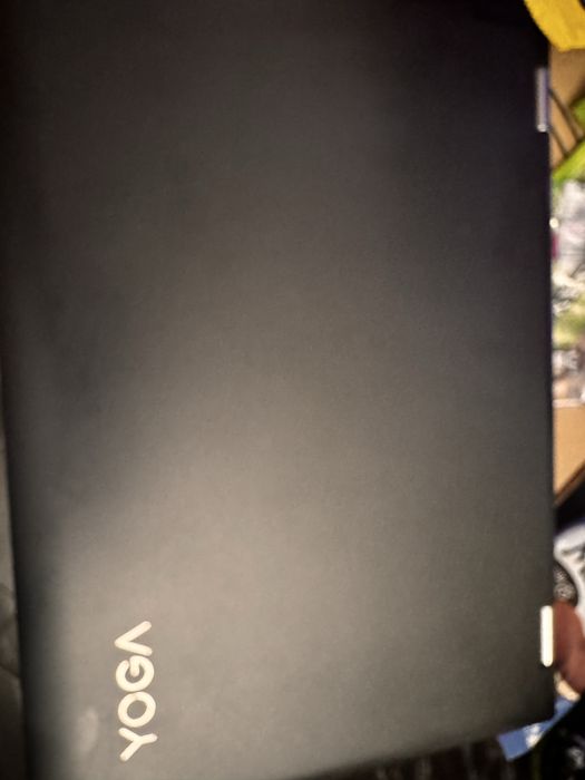 Лаптоп Lenovo Yoga