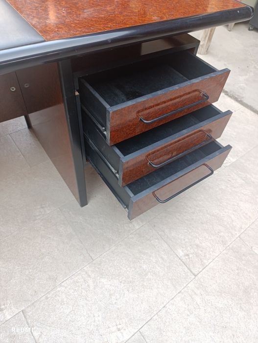 Продам директорский стол