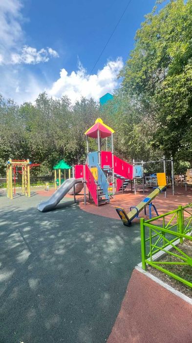 2 ком.кв. 49 кв.м  Республики 37