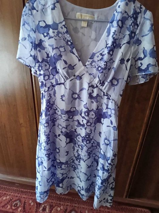 Отдаю платья бесплатно