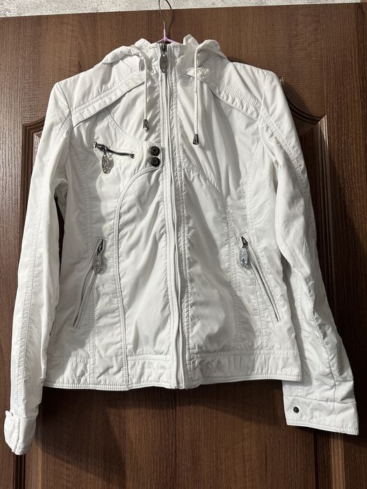 Ветровка для девочки размер 42-44