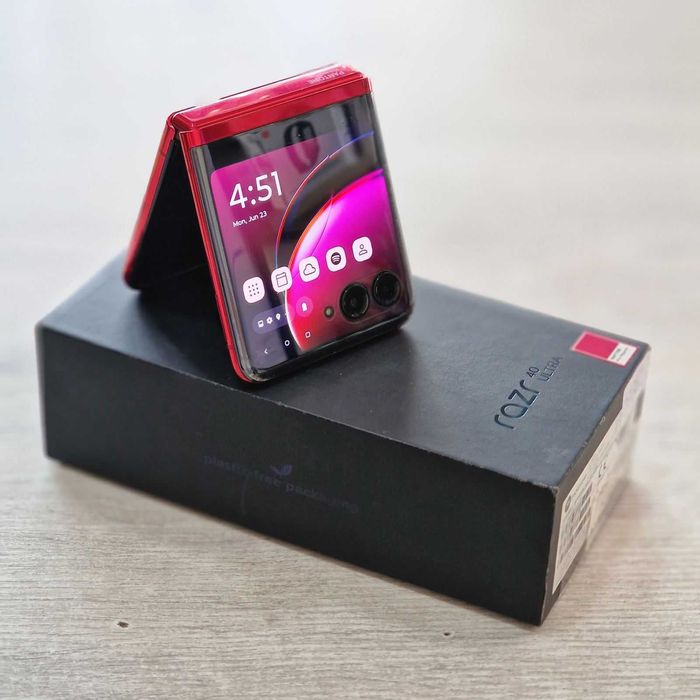 Motorola Razr 40 Ultra 5G 256GB 8GB RAM Dual
