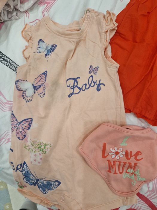 Лот от дрешки размер 6-9 месеца