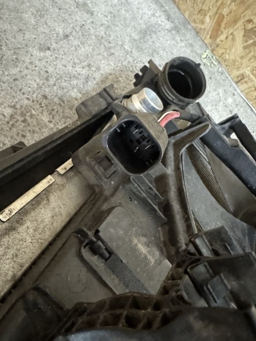 Radiator Apa / intercooler / A.C / Ventilator Bmw X5 F15 X6 F16 3.0d