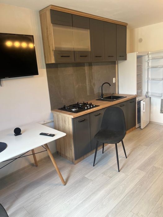 Inchiriez apartament zona Podu Ros