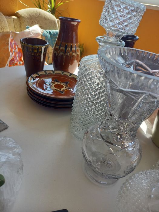 Стари глинени и стъклени съдове