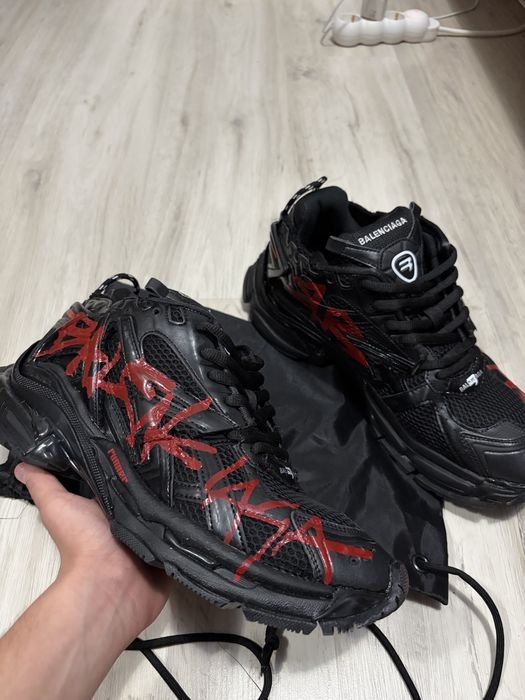 Balenciaga Runner Graffiti red 44