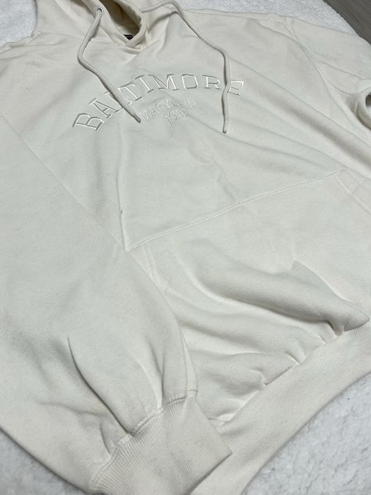 продавам различни суичъри