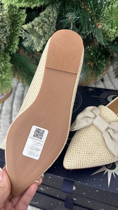 Дамски елегантни обувки – бежови, с панделка Размер EU 39