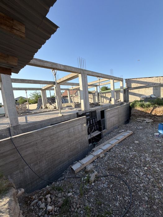 Участок 6 соток 2 недостроеных дома новый Ташкент