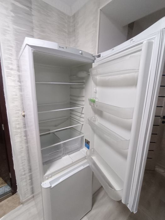 Холодильник Indesit