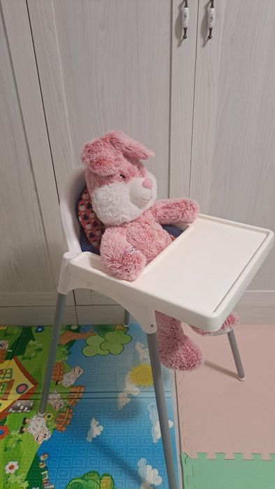 Scaun Antilop Ikea + masa detasabila + perna