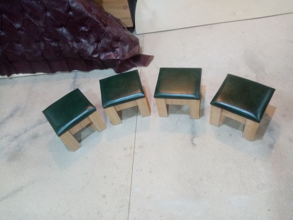 Продам новые маленькие табуретки!