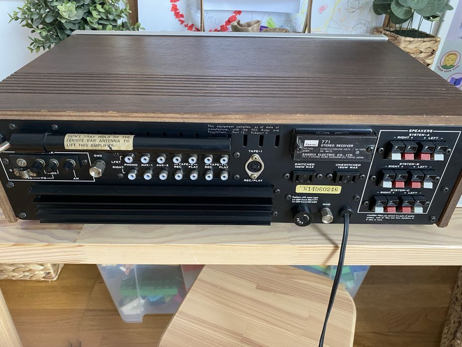 Sansui 771 – Receiver vintage de colecție