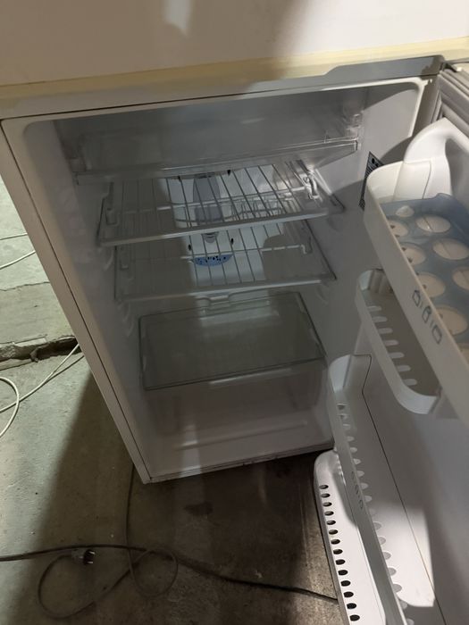 Продам Холодильник LG