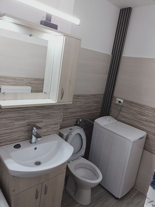 Inchiriez apartament 2 camere cartier Sarari