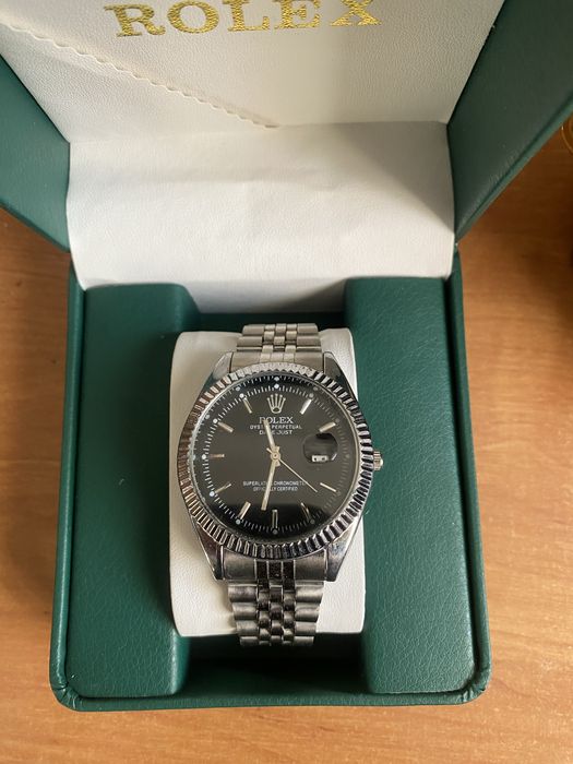 Продам часы новые