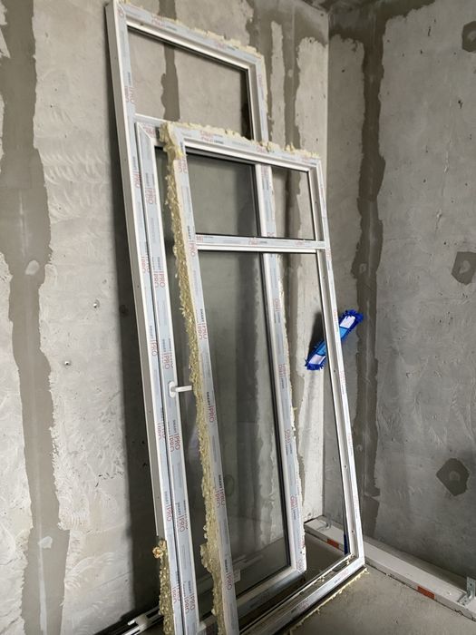 Әйнек Терезе мен есік