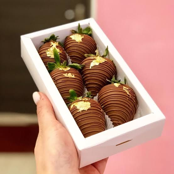 Клубника в шоколаде Астана