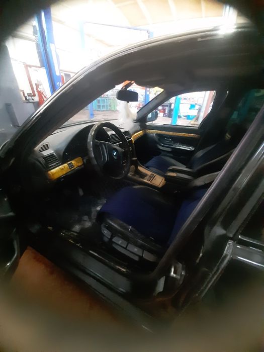 Продам бмв 7 серии