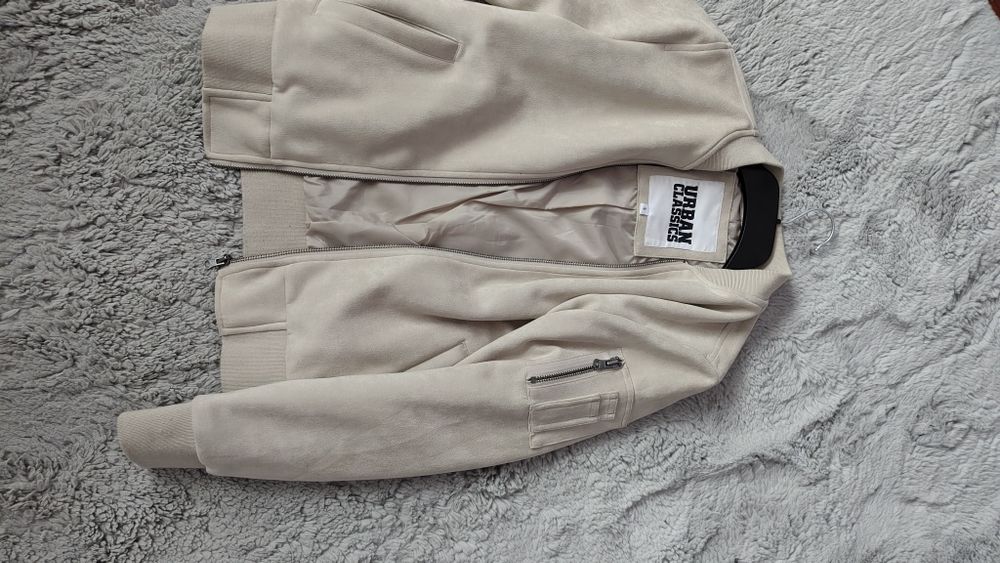 Geci de primăvară 100 lei amandoua