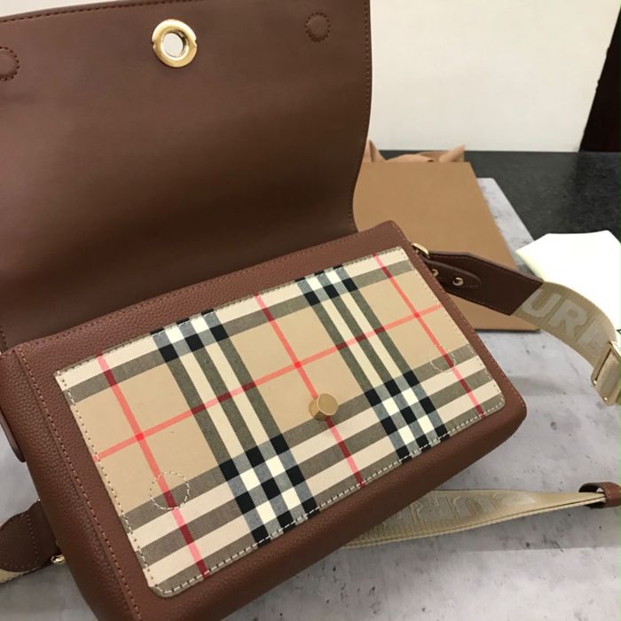 Geanta Burberry