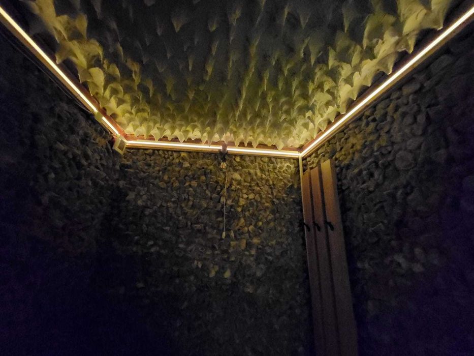 Decoratiuni interioare - casete iluminate podea, banda LED