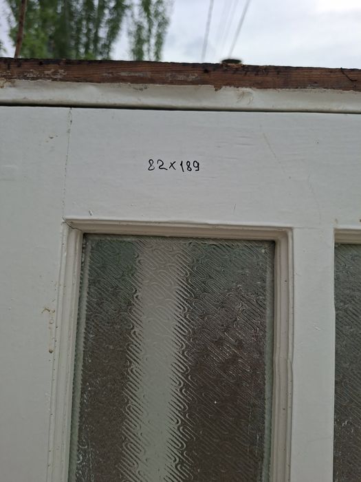 Eshik romlar sotiladi