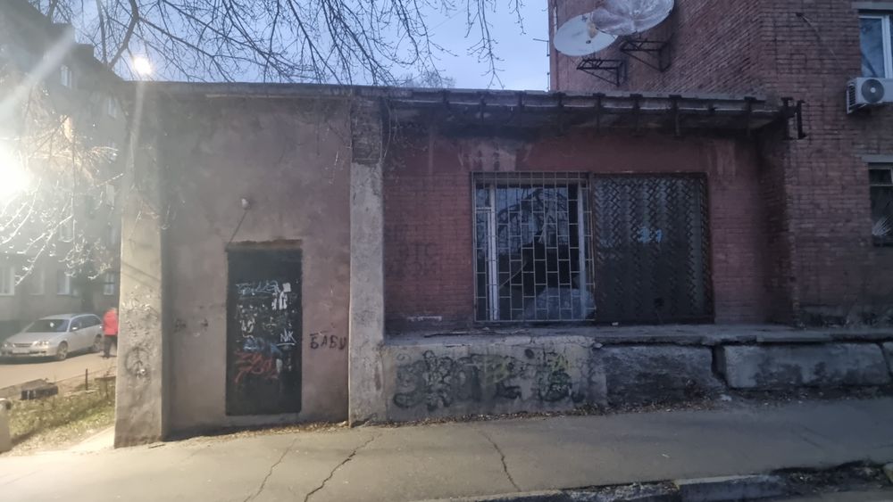 Продам коммерческое помещение на Защите