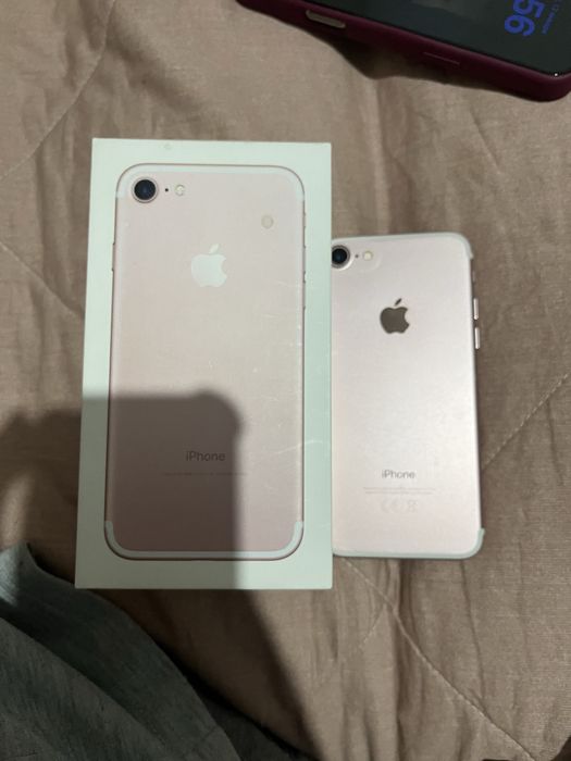 телефон Apple IPhone 7