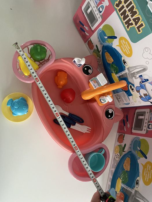 Детска мивка с течаща вода