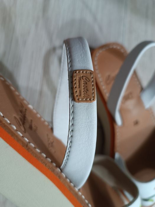 Продам босоножки