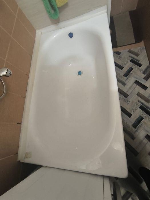 Продам ,Ванну,размер 1,20 * 0,7