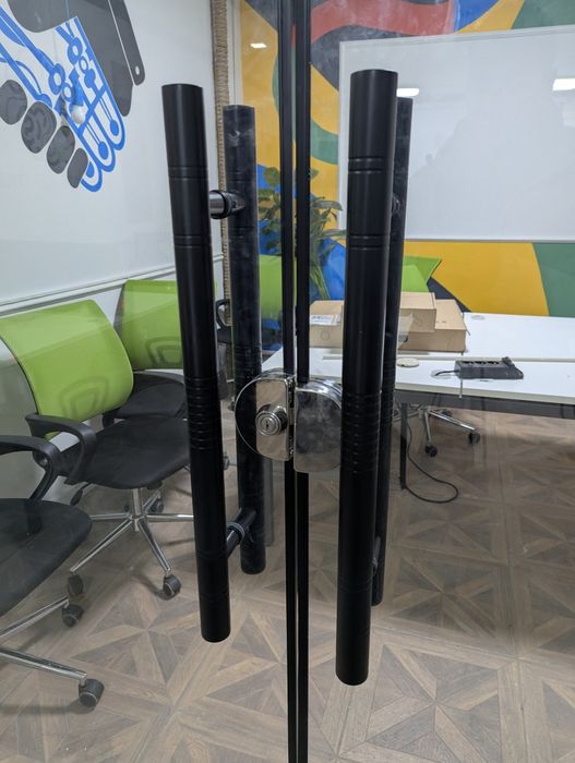 Стеклянные двери