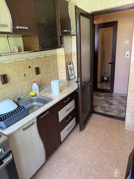 Vand apartament 2 camere piata mare