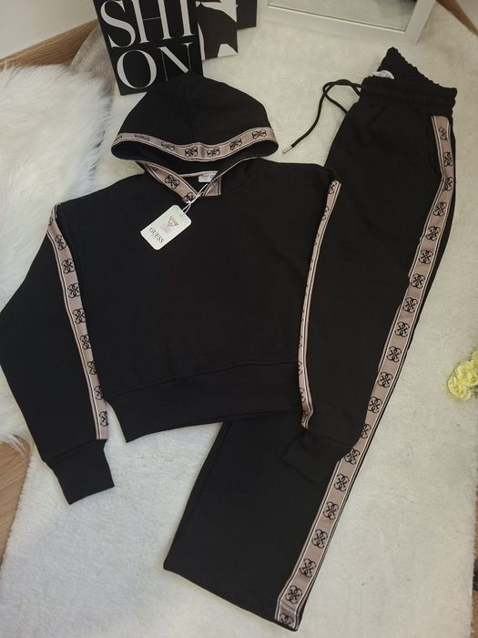 Greta Ватиран с по къс суитчър
Широк крачол
68лв/34.77 €
S M L рр