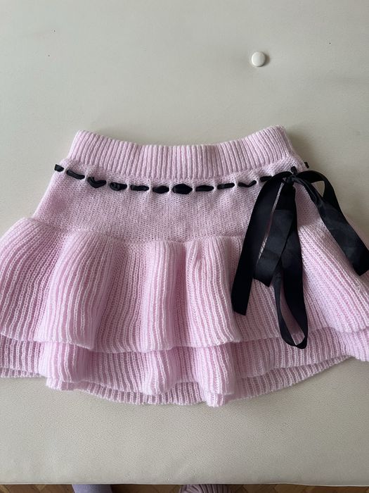 Розова поличка с панделка