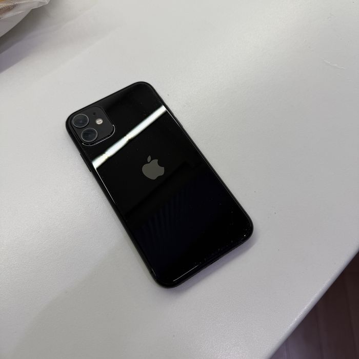 Продам IPhone 11 64