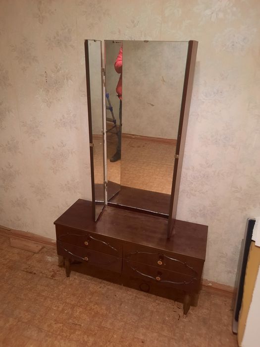 Трюмо с зеркалами